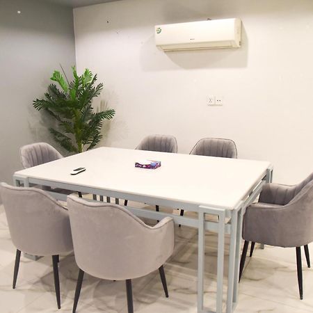 Luxe Suites Bahria Town Lahor Dış mekan fotoğraf