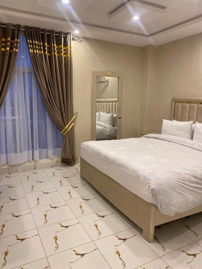 Luxe Suites Bahria Town Lahor Dış mekan fotoğraf