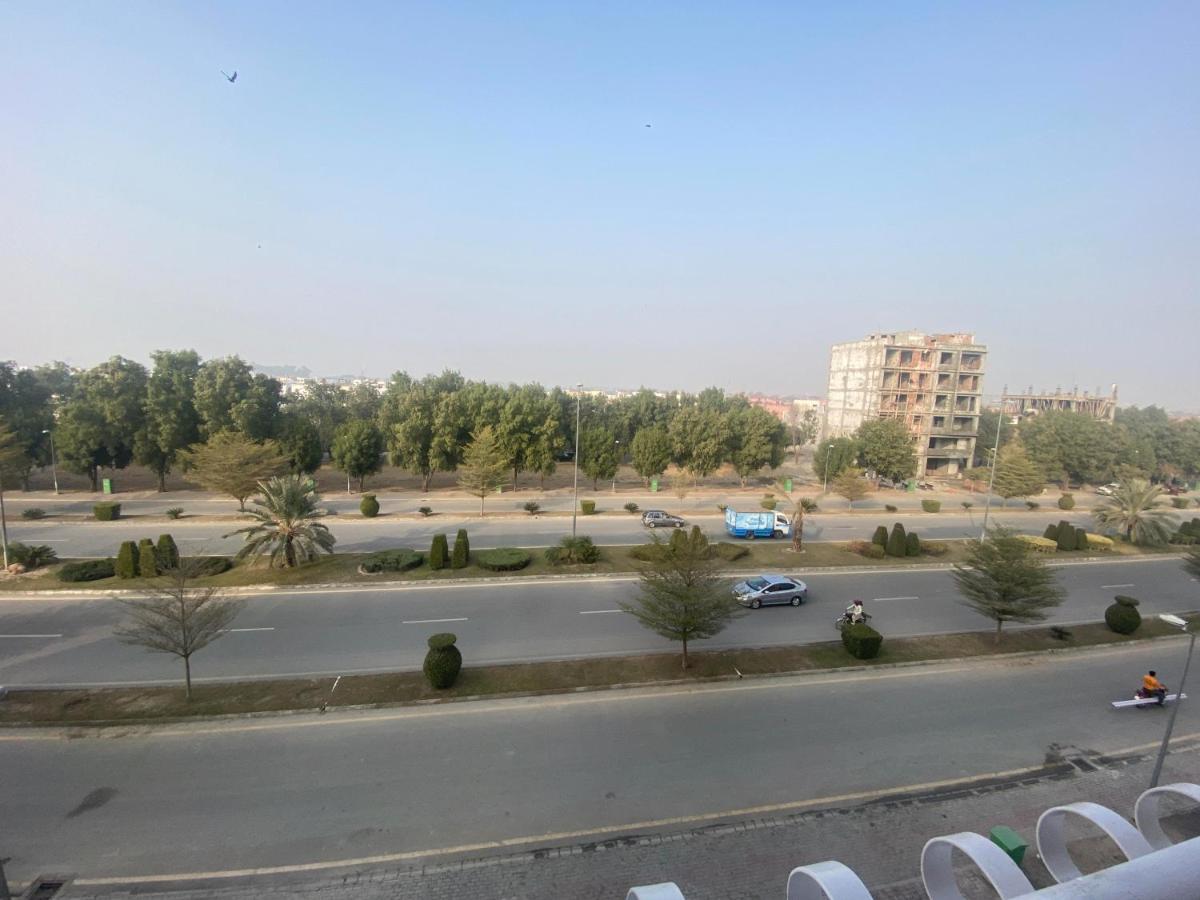 Luxe Suites Bahria Town Lahor Dış mekan fotoğraf